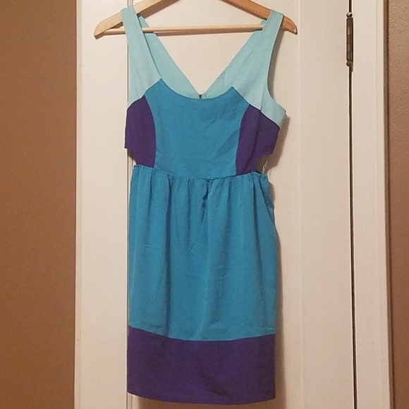 Roxy Dress - Picture 1 of 3